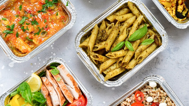 ready-to-eat meals in containers